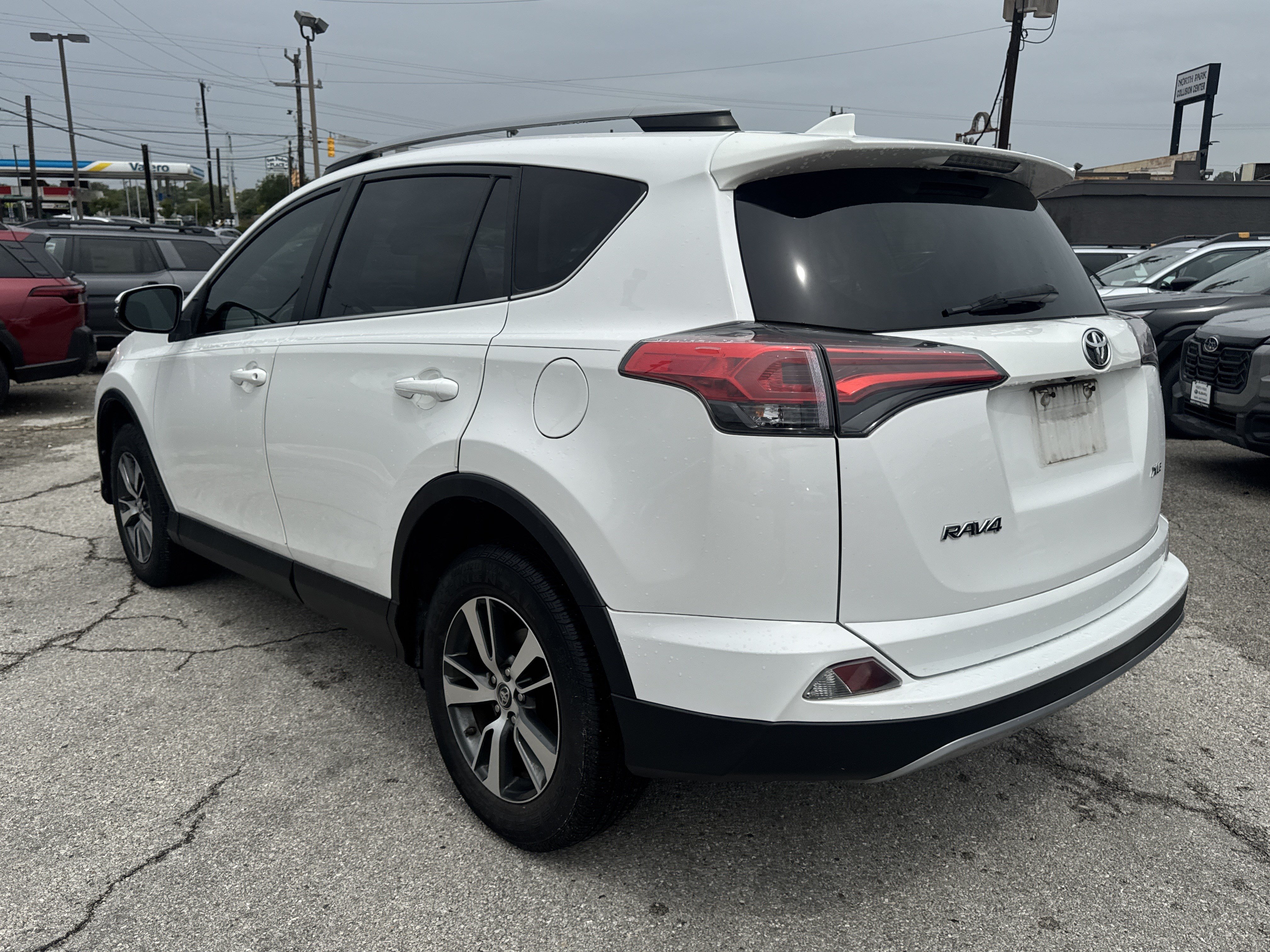 Used 2017 Toyota RAV4 XLE w/ Plus Extra Value Package FWD image 5