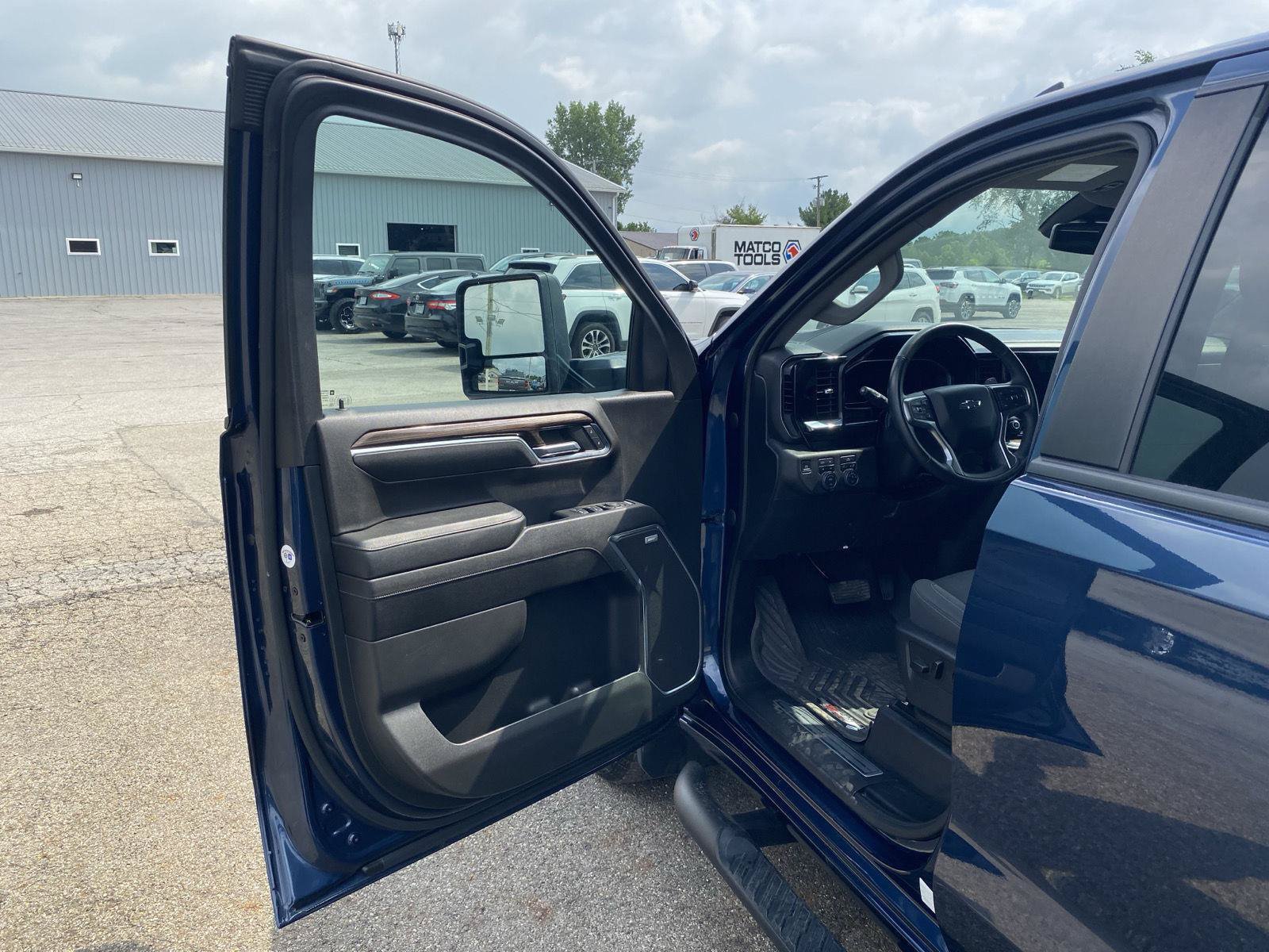 Used 2023 Chevrolet Silverado 1500 RST AWD/4WD image 11