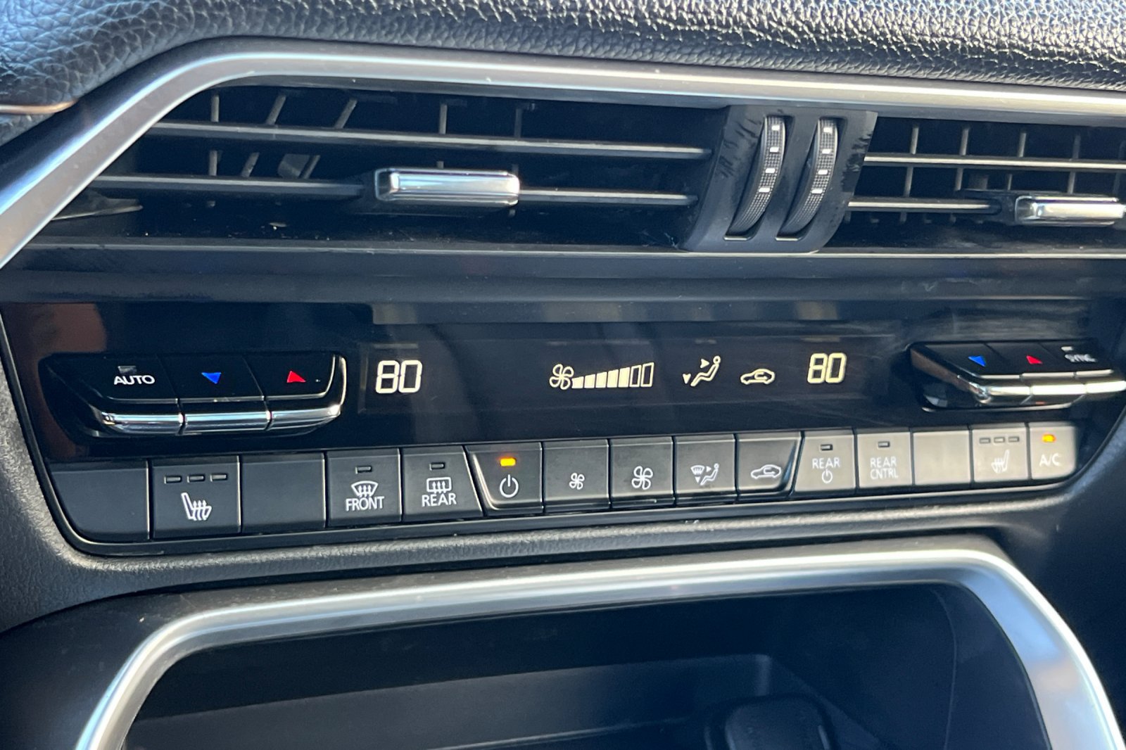 Used 2024 MAZDA CX-90 Plug-In Hybrid w/ Premium Pkg AWD/4WD image 25