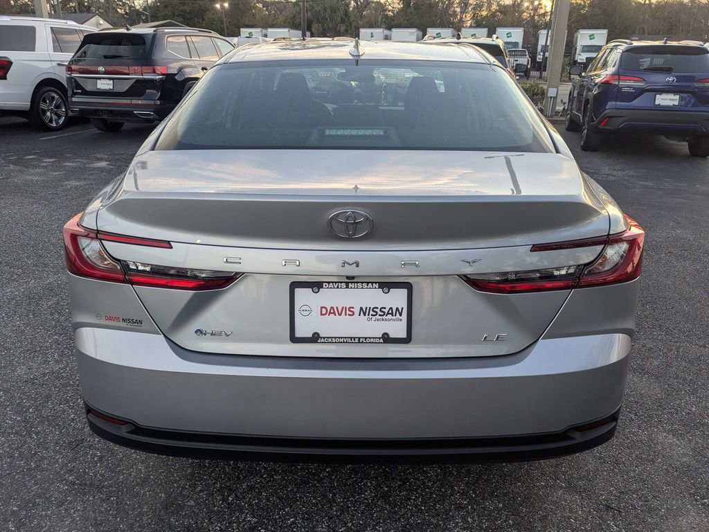 Used 2025 Toyota Camry LE image 5