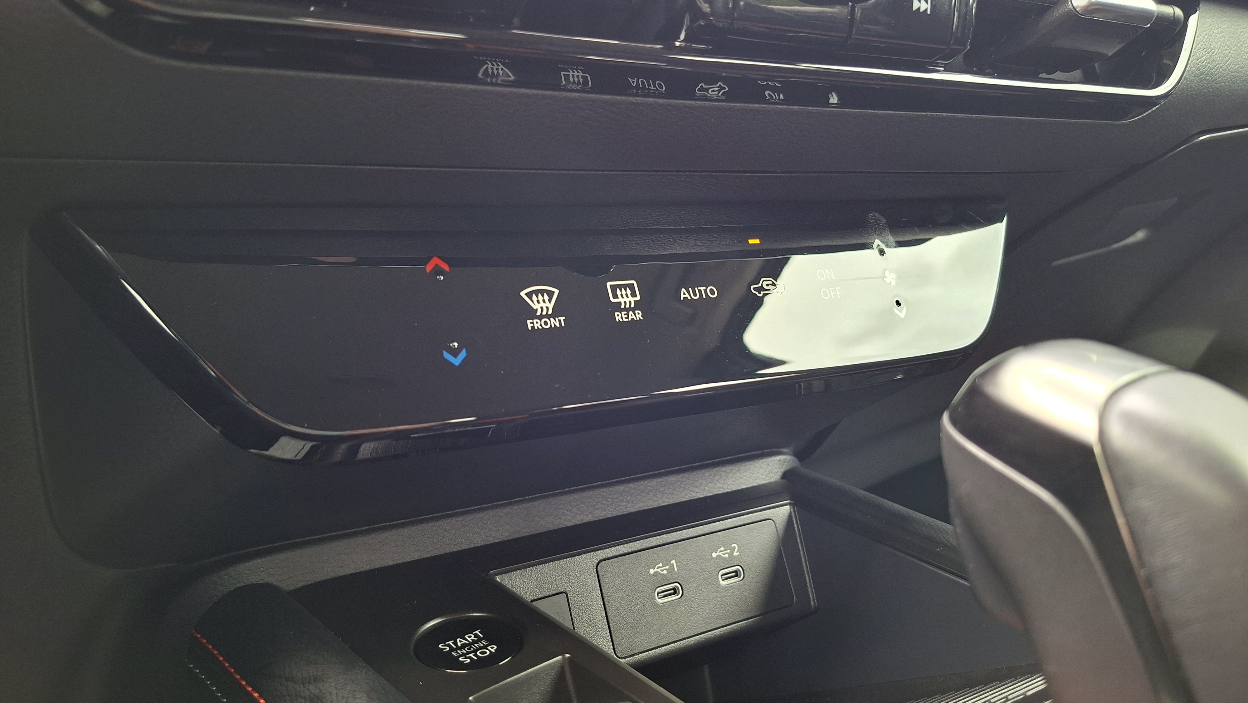 Certified 2025 Nissan Kicks SR FWD image 15