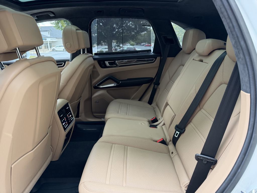 Used 2022 Porsche Cayenne Turbo w/ Premium Package Plus image 35