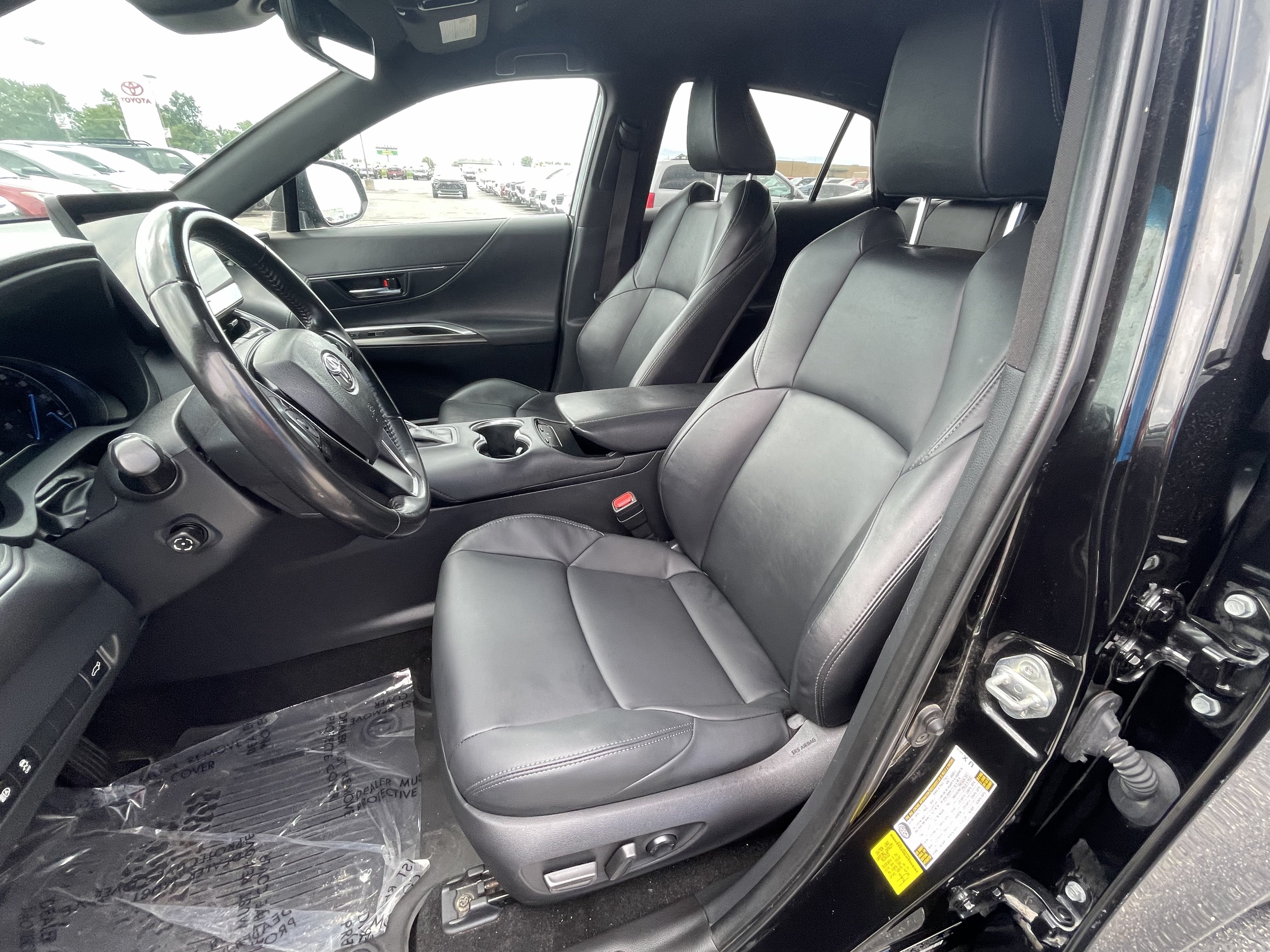 Used 2024 Toyota Venza XLE AWD/4WD image 11