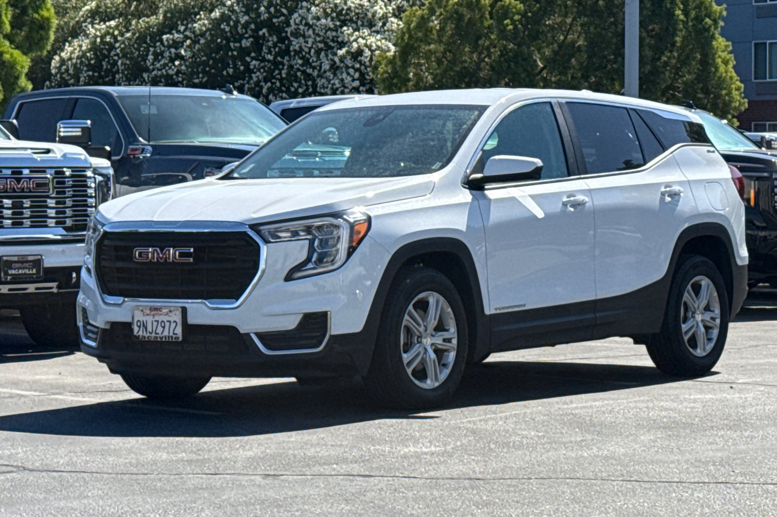 Used 2024 GMC Terrain SLE FWD image 9