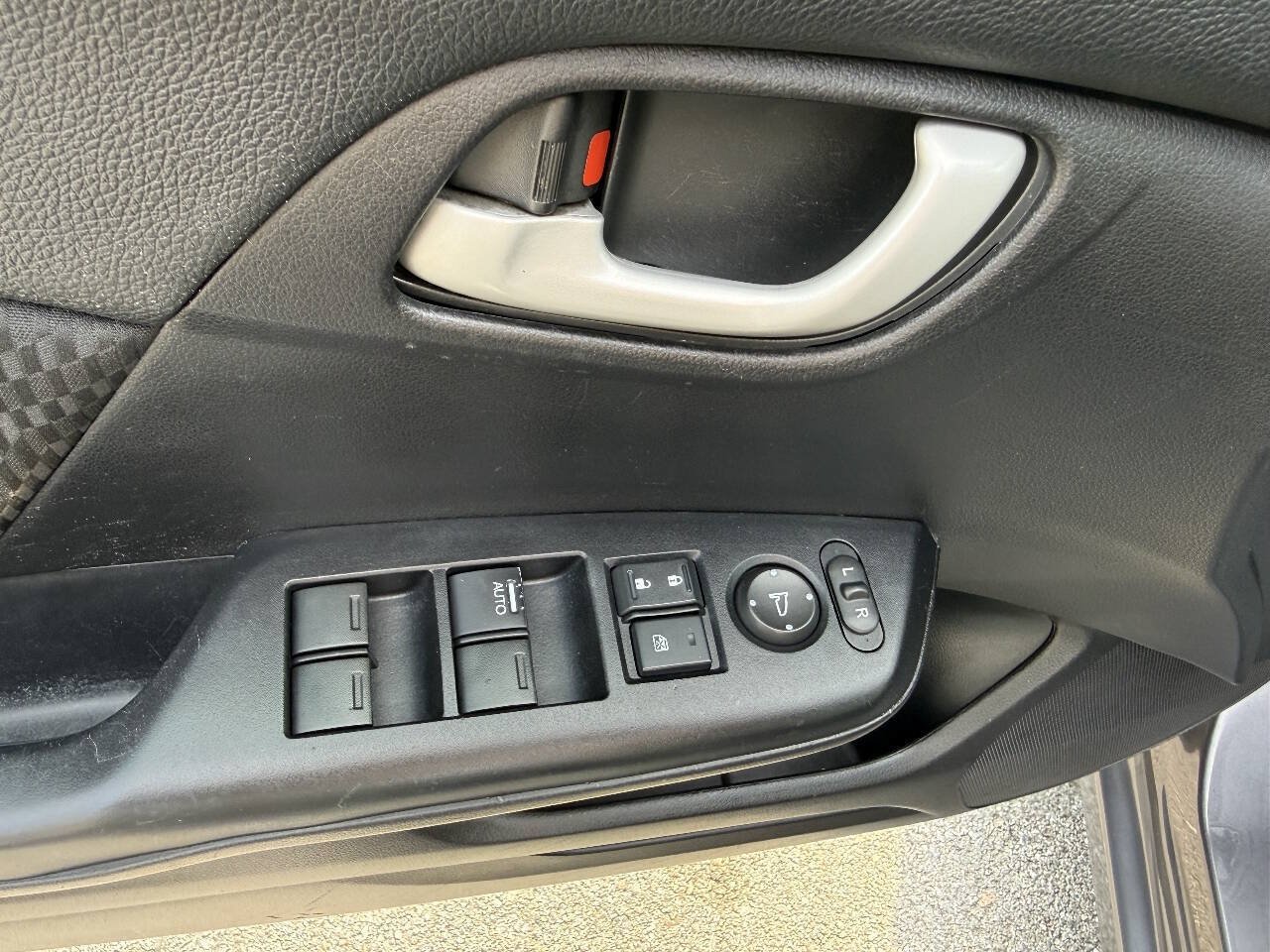 Used 2015 Honda Civic SE image 18