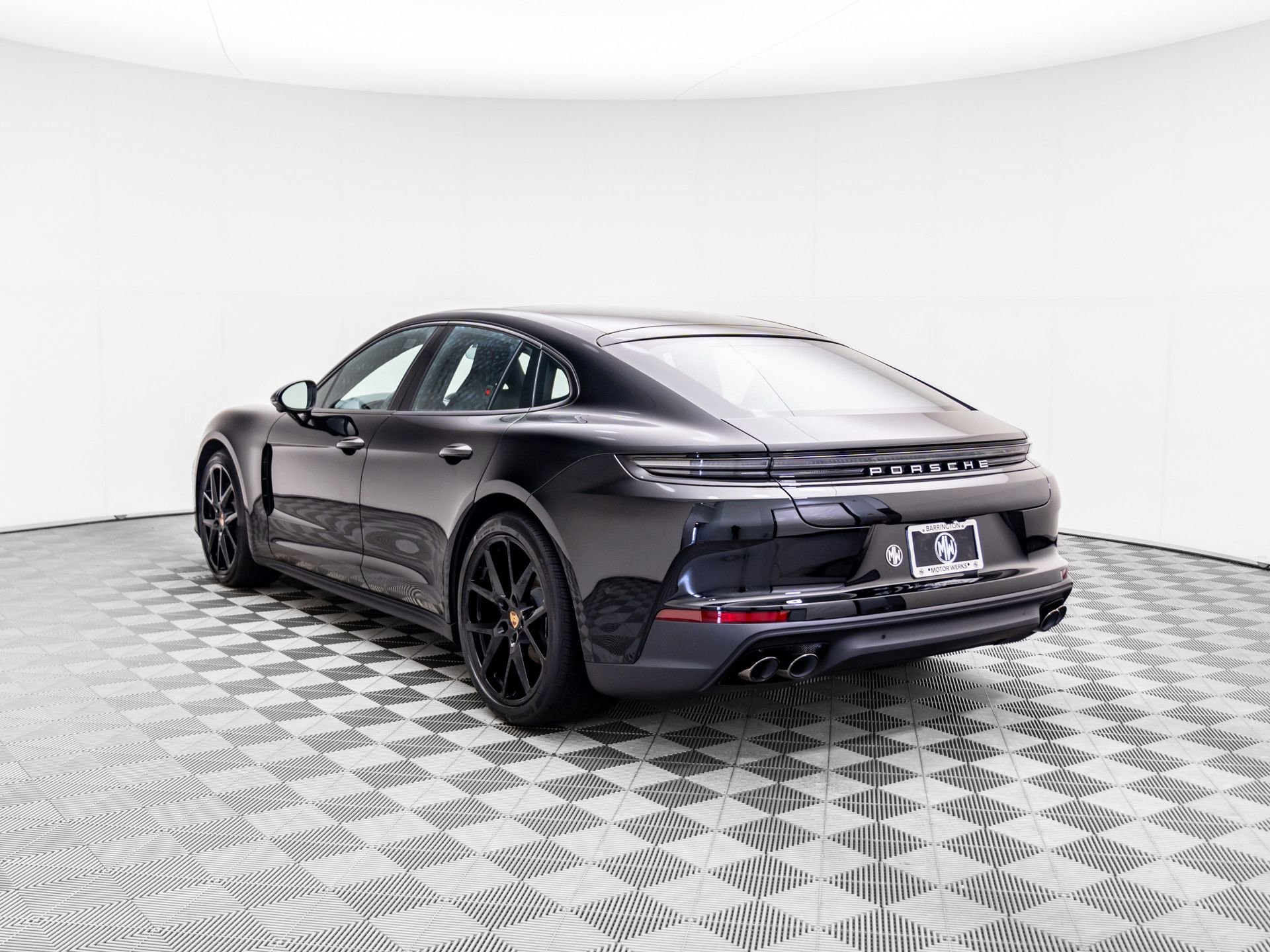 New 2025 Porsche Panamera 4 image 3