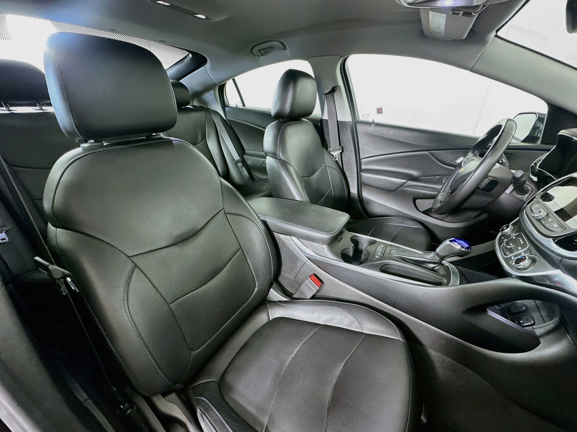 Used 2018 Chevrolet Volt Premier w/ Driver Confidence Package FWD image 30