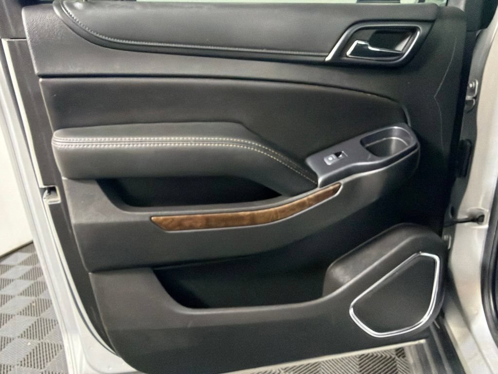 Used 2019 Chevrolet Suburban LT AWD/4WD image 35