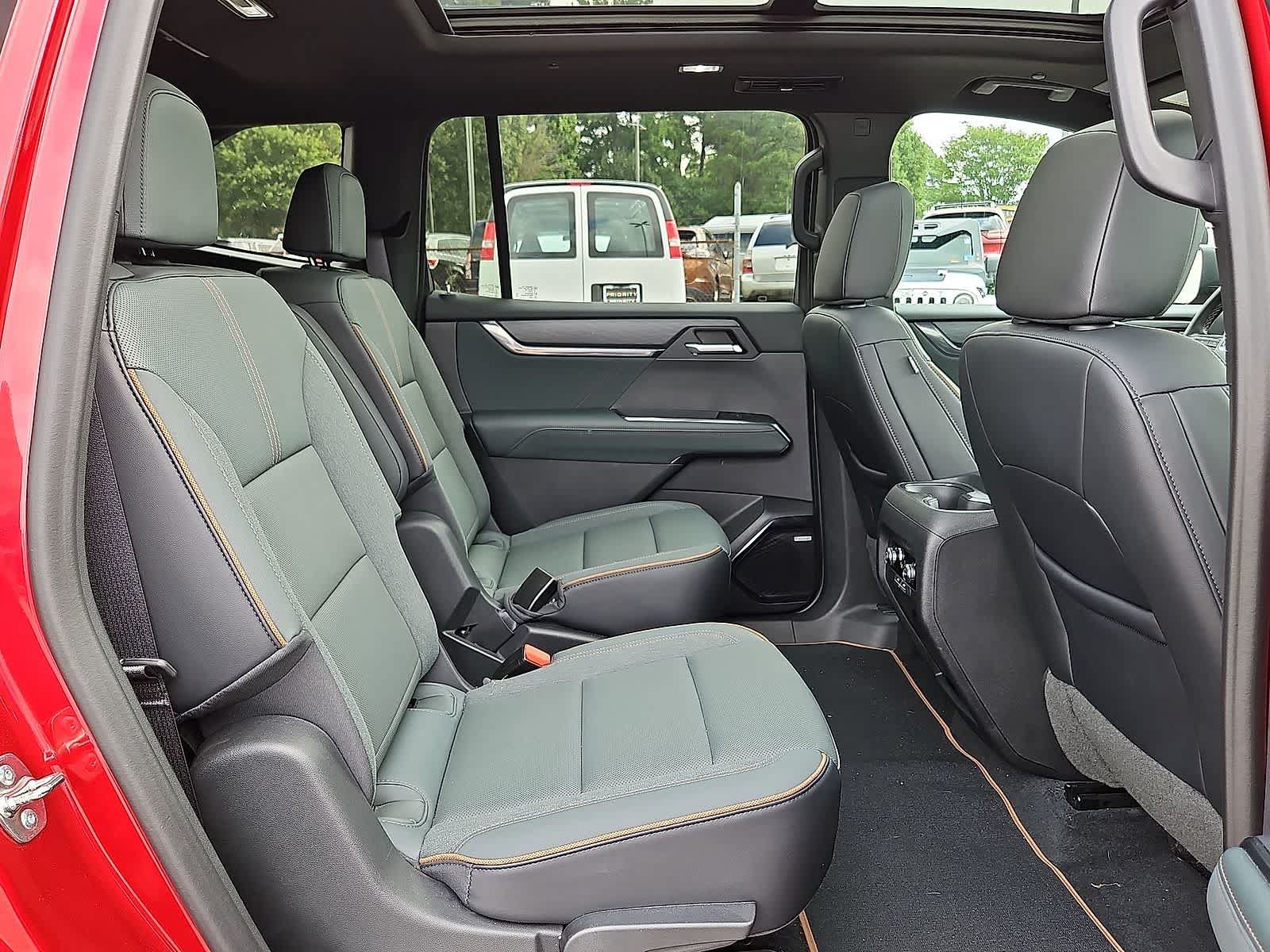 Used 2024 GMC Acadia AT4 AWD/4WD image 33