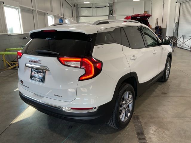Used 2024 GMC Terrain SLT image 6