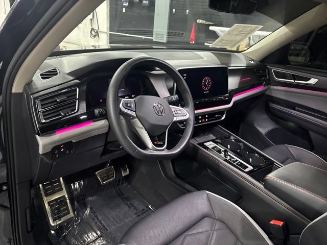 Used 2024 Volkswagen Atlas Peak Edition SEL AWD/4WD image 11