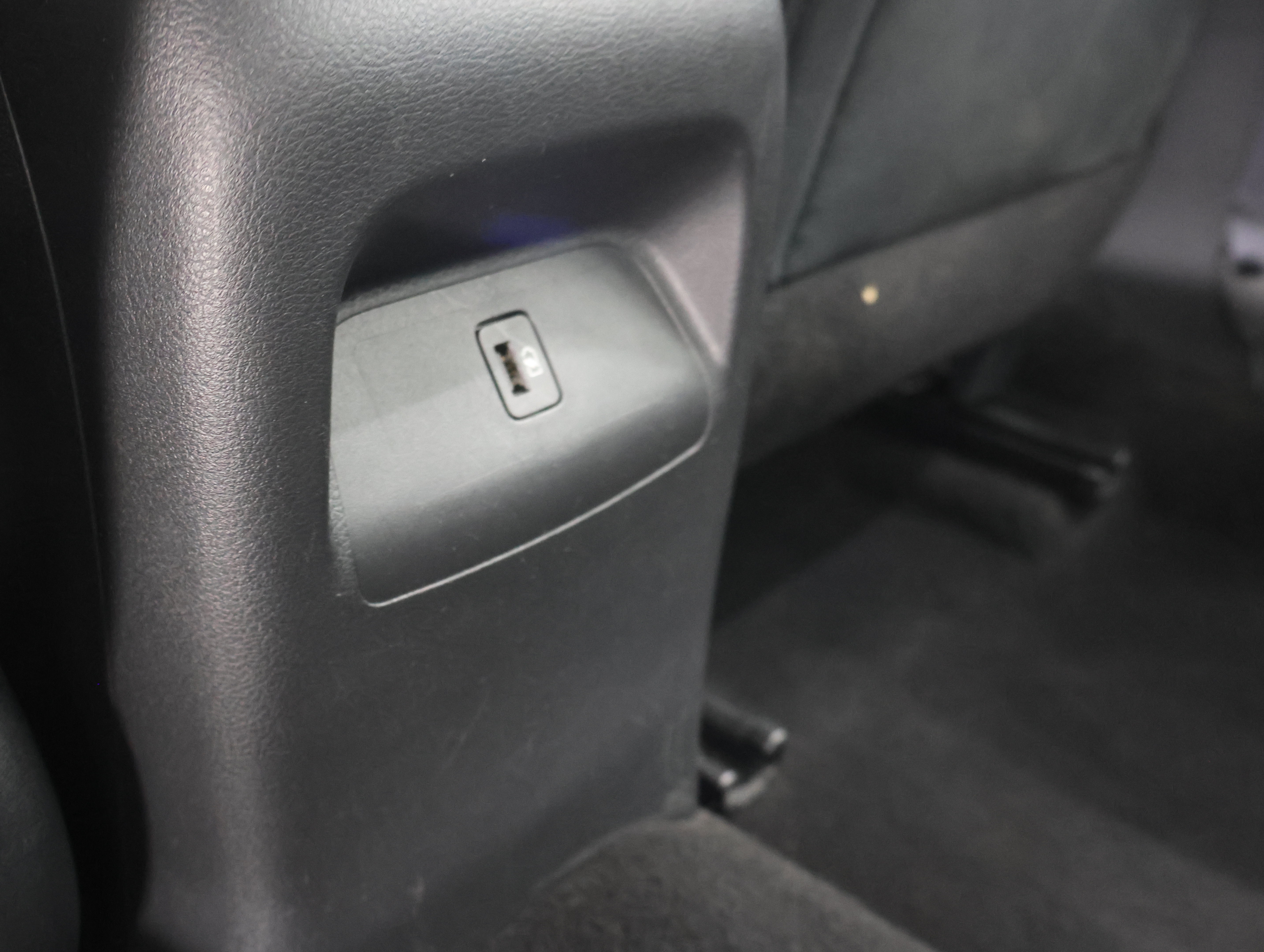 Used 2024 Nissan Sentra SV FWD image 34