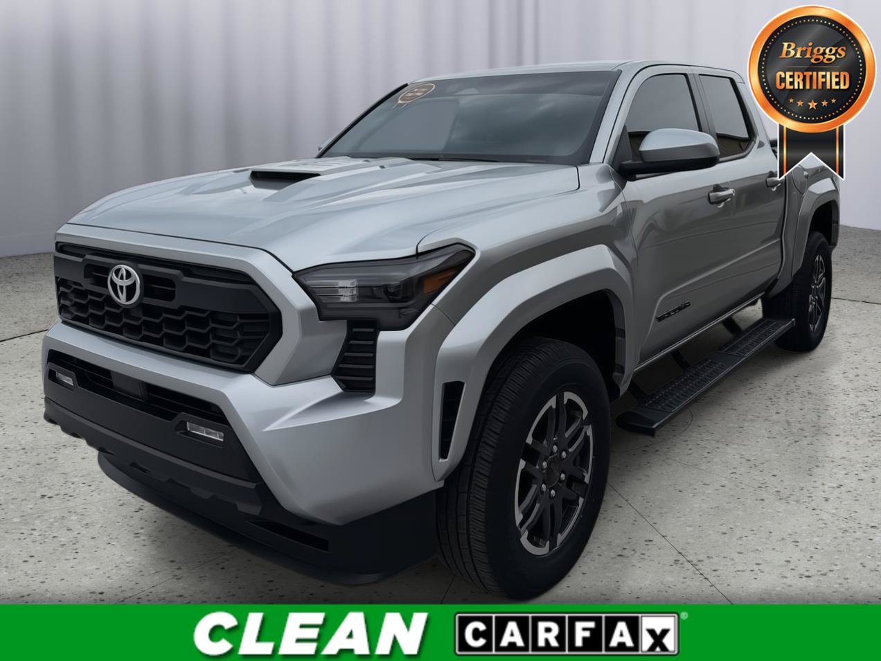 Used 2025 Toyota Tacoma TRD Sport AWD/4WD image 1