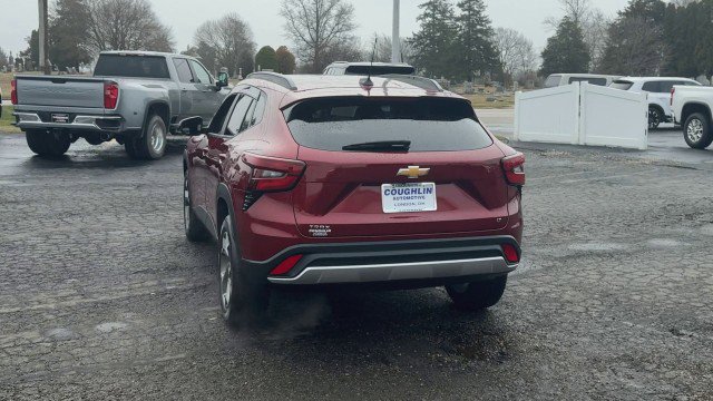 Certified 2025 Chevrolet Trax LT w/ Driver Confidence Package image 7