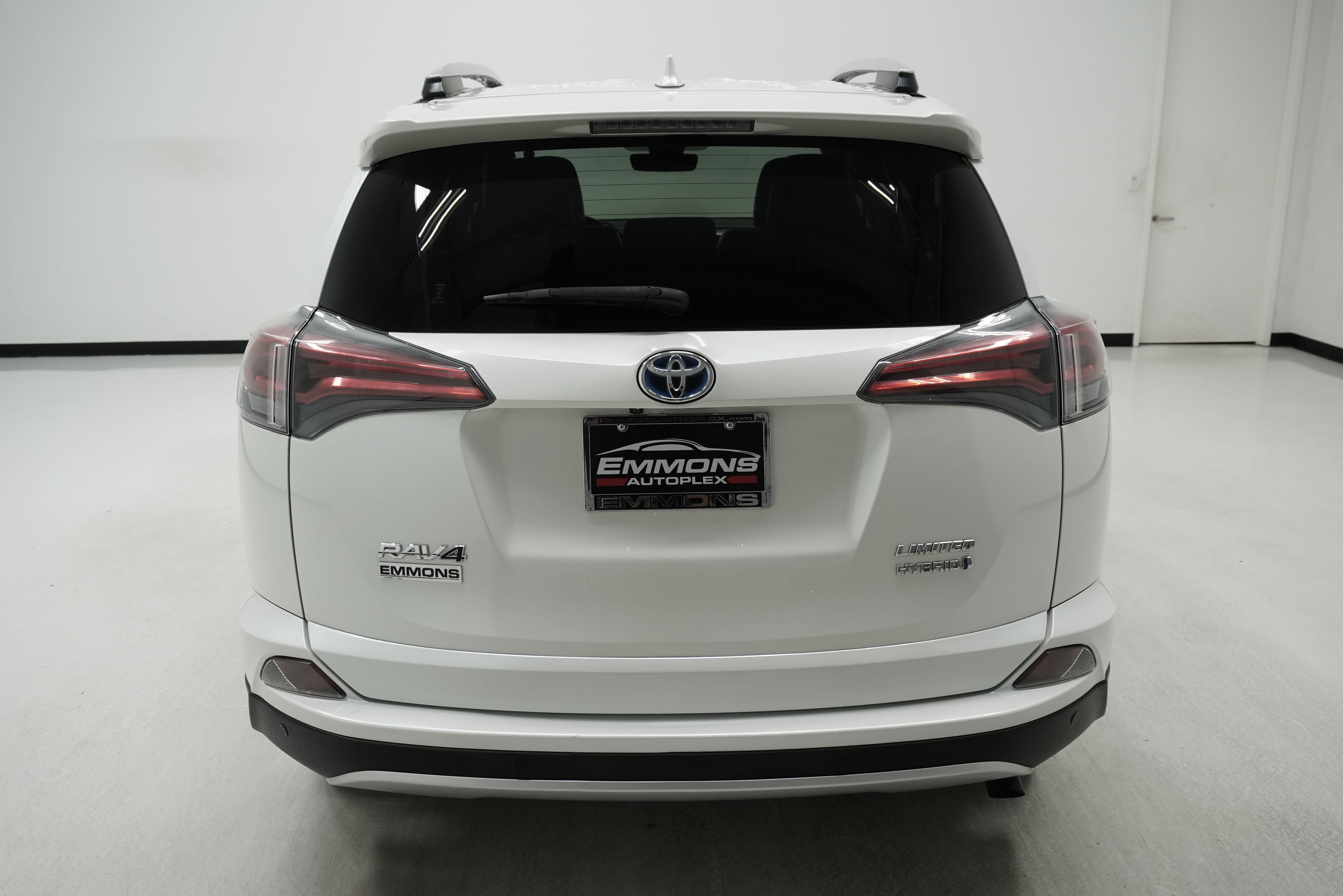 Used 2016 Toyota RAV4 Limited w/ Advanced Technology Package AWD/4WD image 4