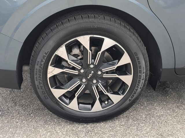Certified 2024 Kia Carnival EX FWD image 10