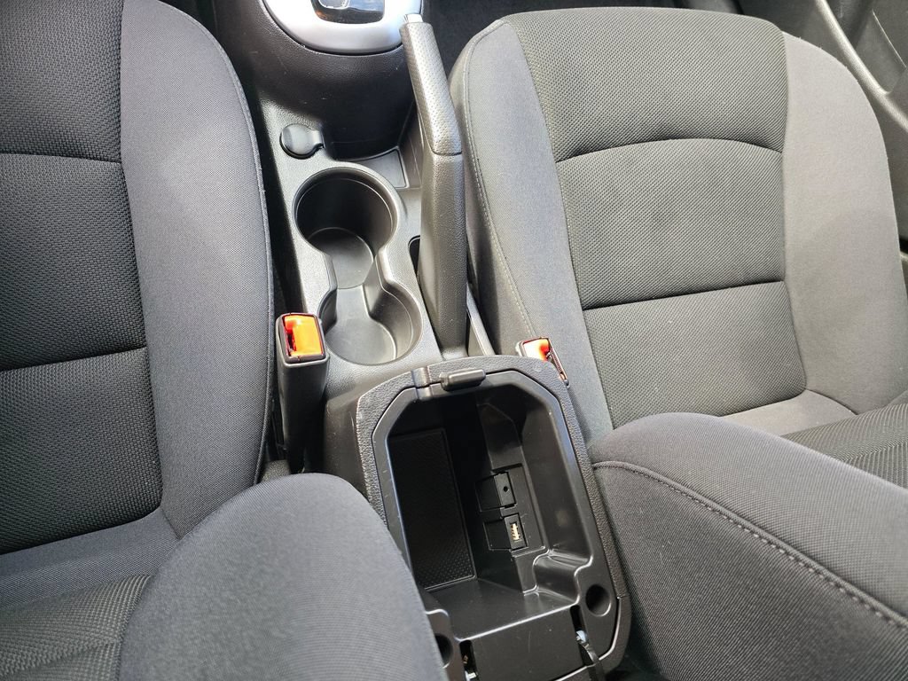 Used 2016 Chevrolet Cruze LT w/ Technology Package FWD image 26