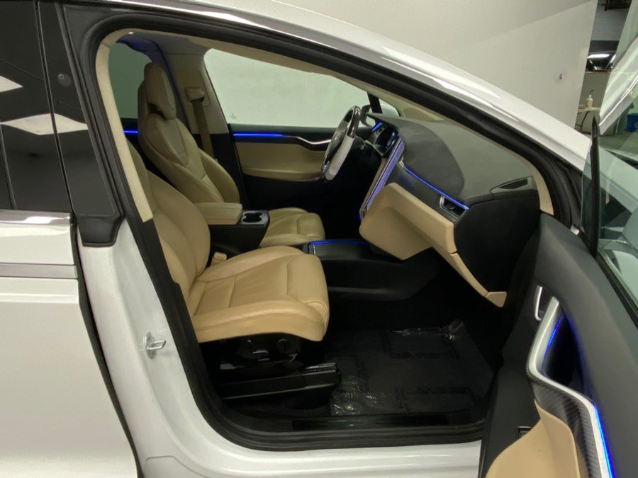 Used 2017 Tesla Model X 90D image 24