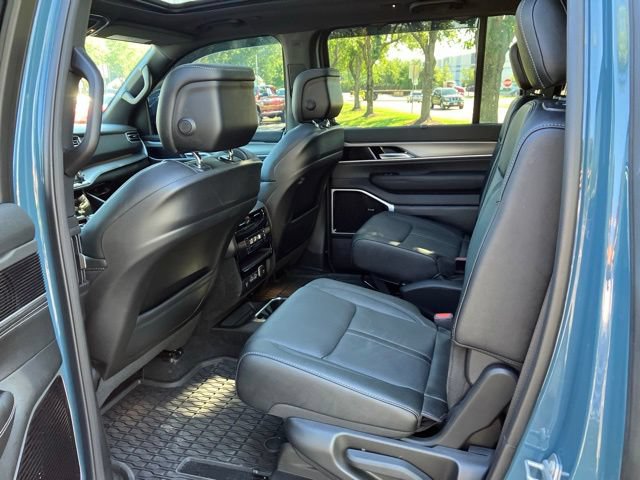 Used 2026 Jeep Grand Wagoneer Limited AWD/4WD image 22