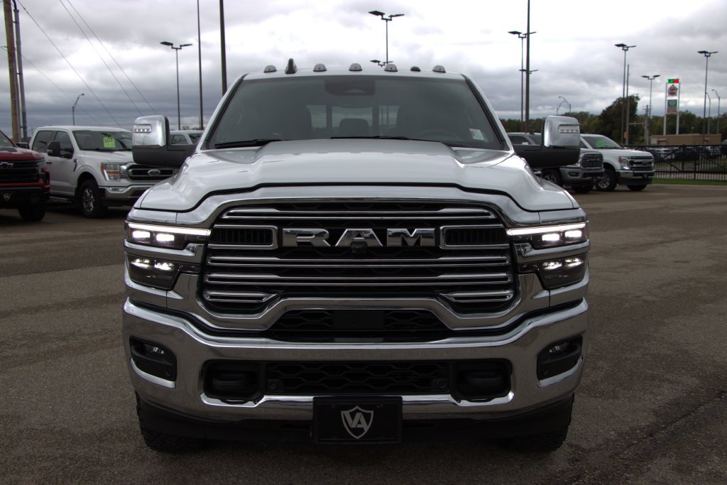 Used 2025 RAM 2500 Laramie w/ Safety Group AWD/4WD image 9
