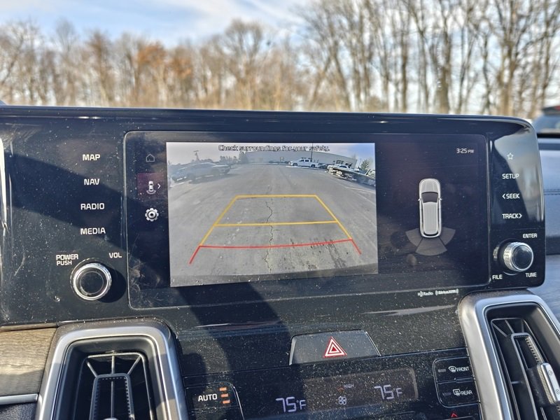 Used 2023 Kia Sorento S w/ Panoramic Sunroof Package image 16