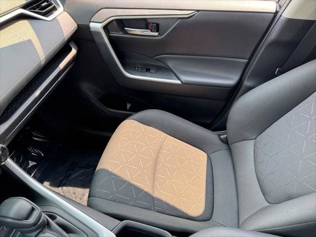 Certified 2024 Toyota RAV4 XLE w/ Convenience Package AWD/4WD image 61