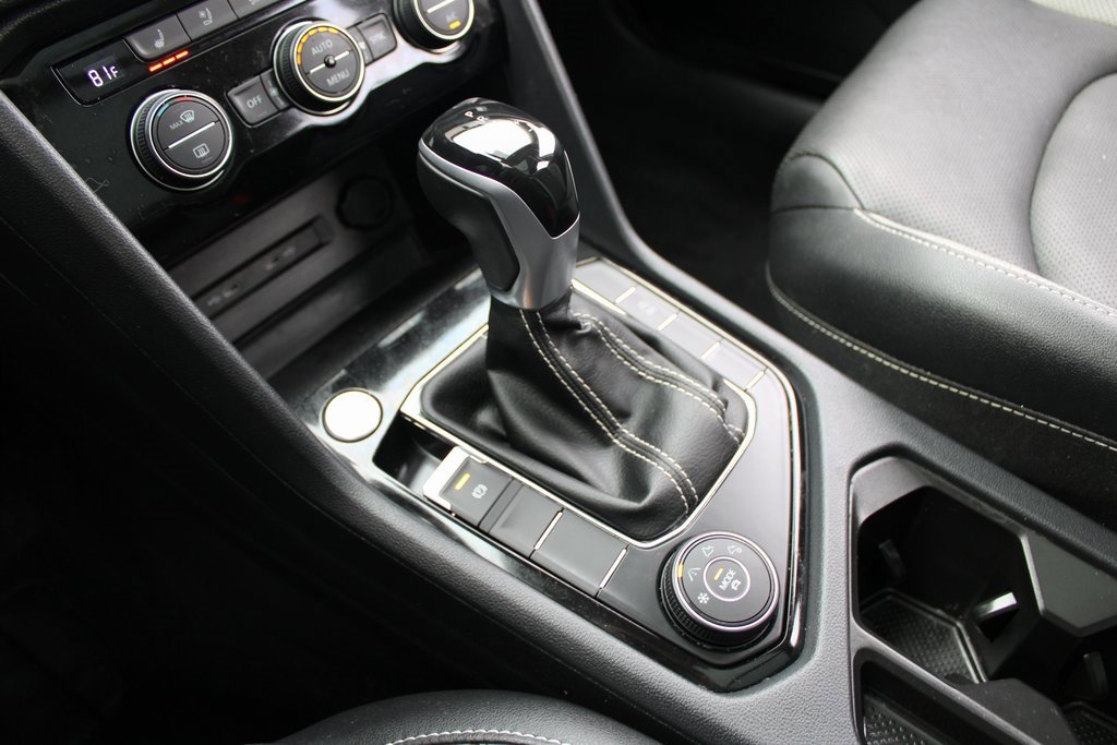 Certified 2022 Volkswagen Taos SEL image 19