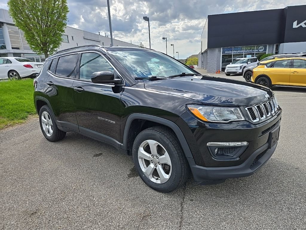 Used 2019 Jeep Compass Latitude w/ Popular Equipment Group AWD/4WD image 1