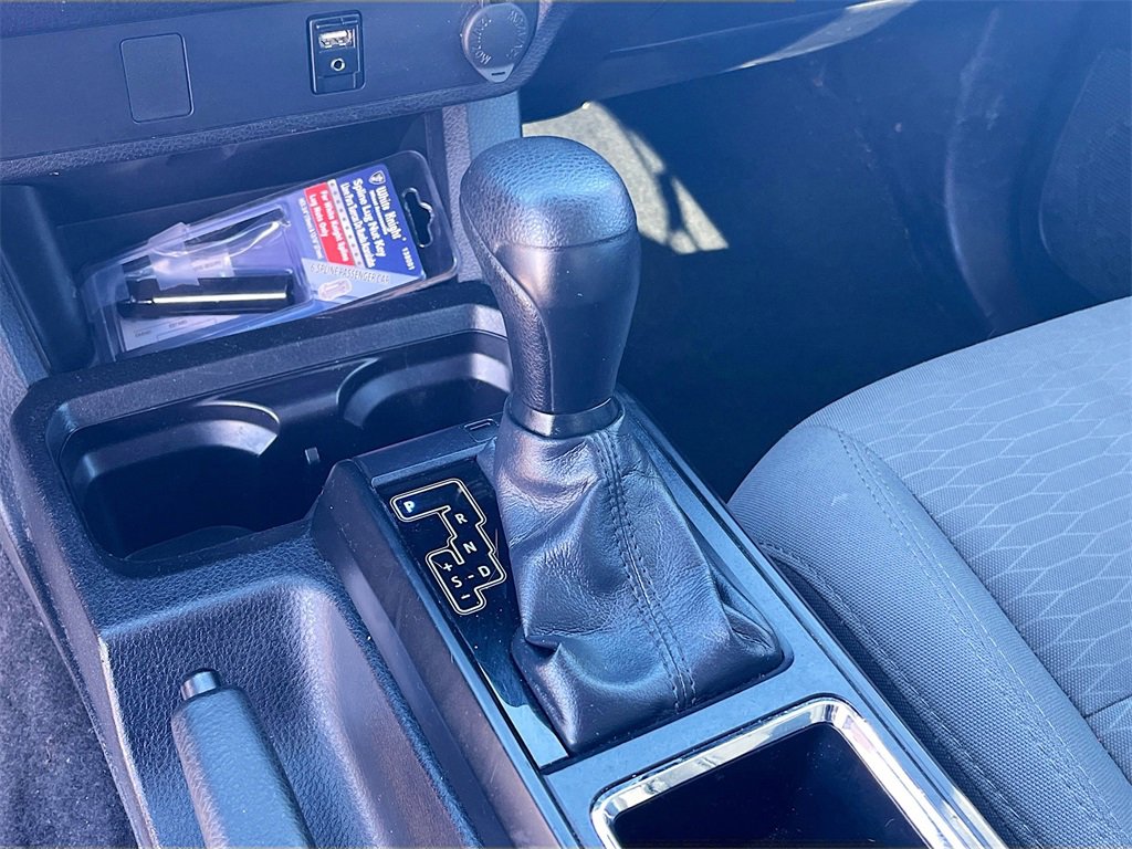 Used 2018 Toyota Tacoma SR image 16