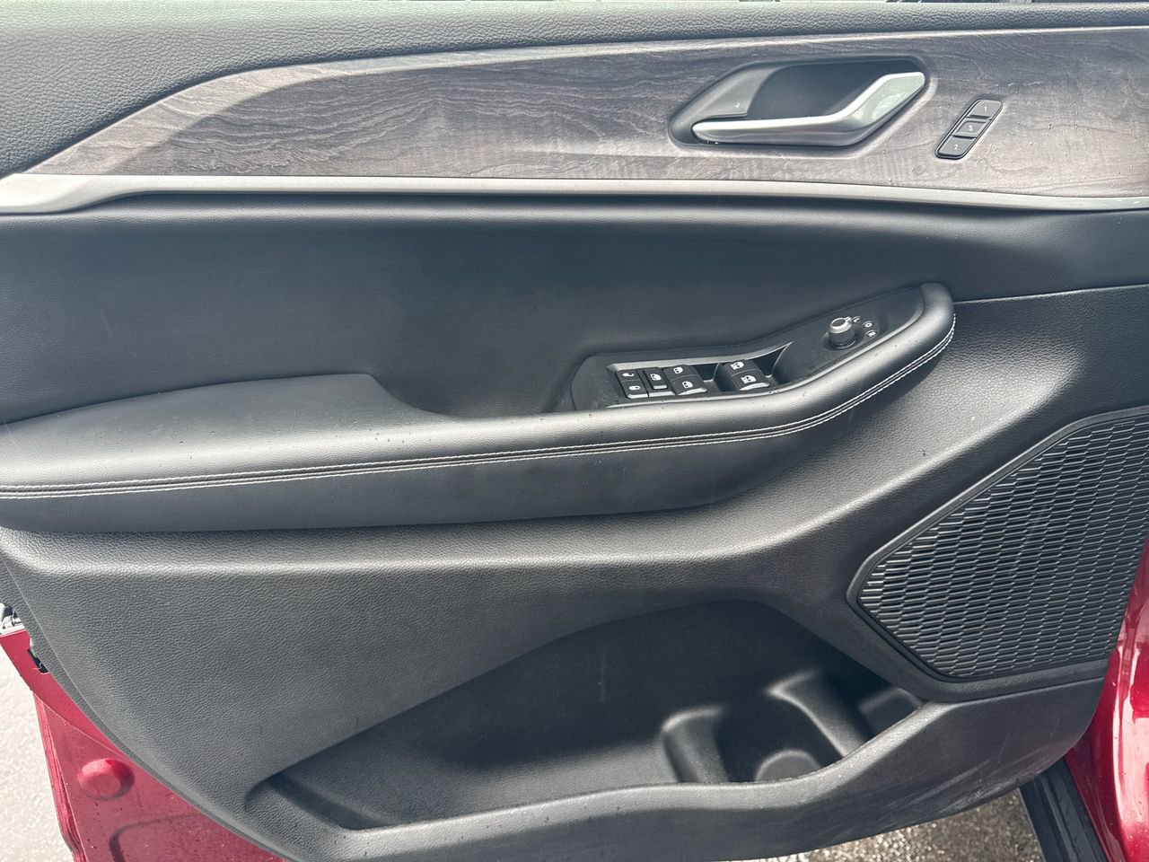 Used 2023 Jeep Grand Cherokee L Limited image 16