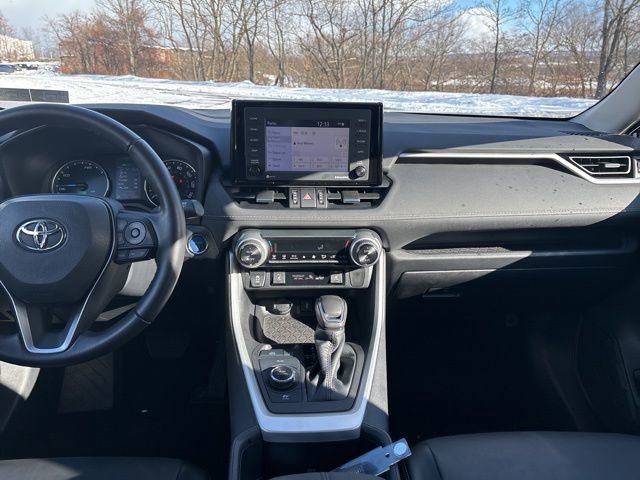 Used 2022 Toyota RAV4 XLE Premium image 28