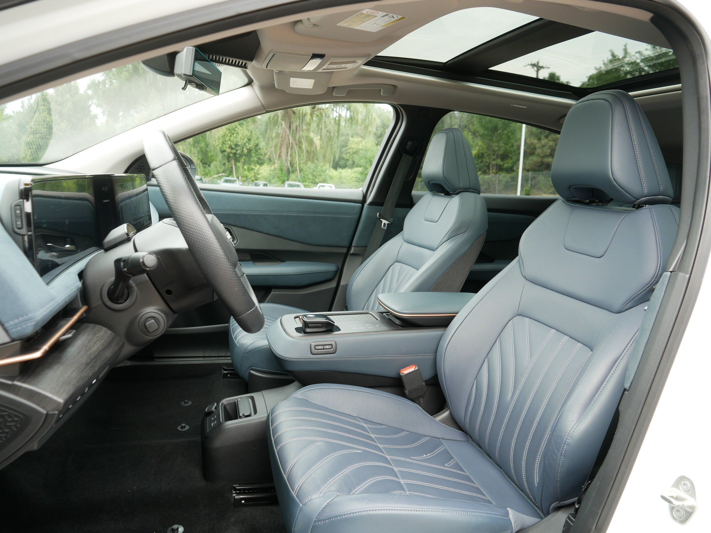 Certified 2024 Nissan Ariya AWD image 34