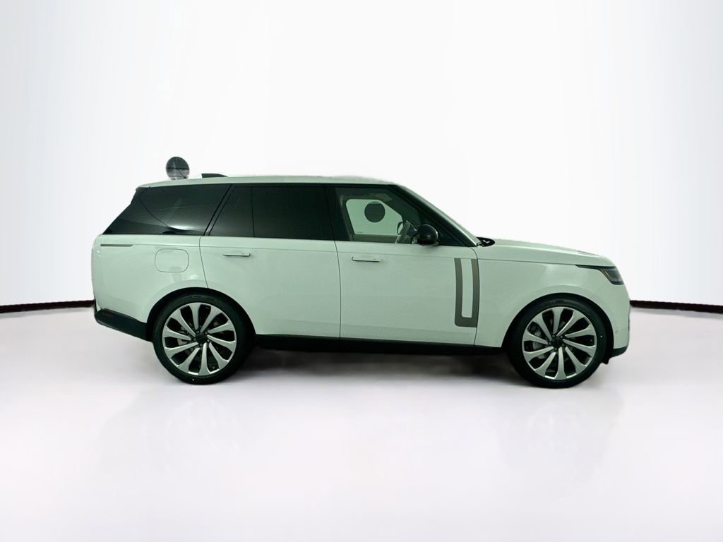 New 2026 Land Rover Range Rover SE image 4