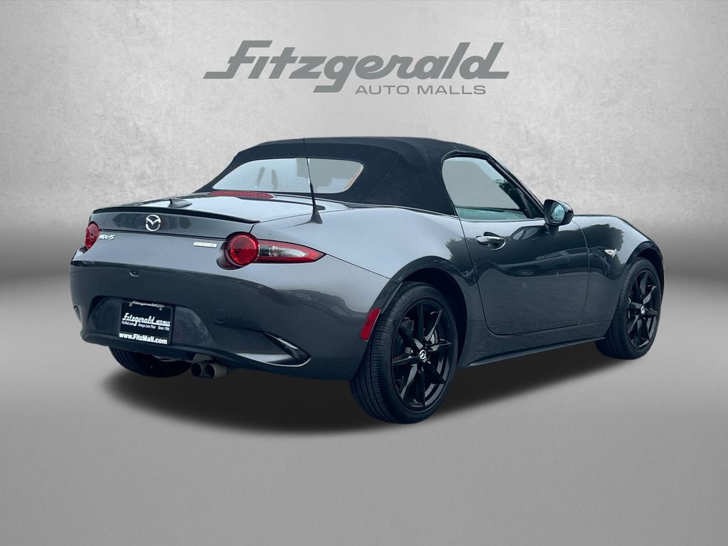 Used 2021 MAZDA MX-5 Miata Club RWD image 8