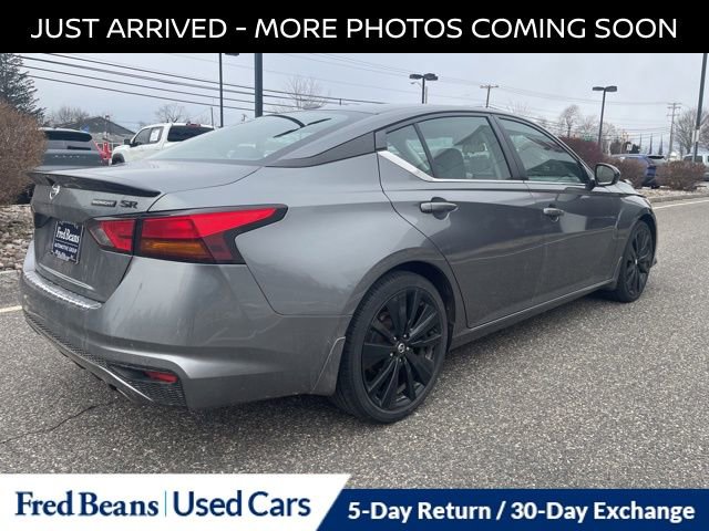 Certified 2022 Nissan Altima 2.5 SR w/ Midnight Edition Package image 9