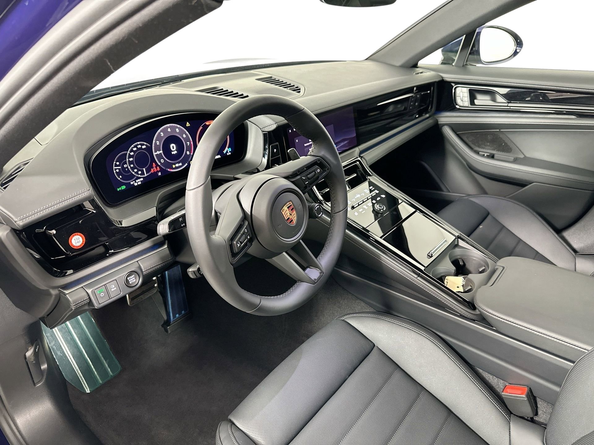 Certified 2026 Porsche Panamera 4 image 4