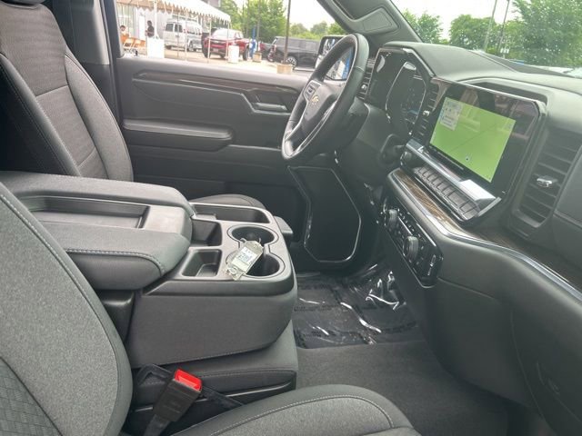 Used 2024 Chevrolet Silverado 1500 LT AWD/4WD image 16