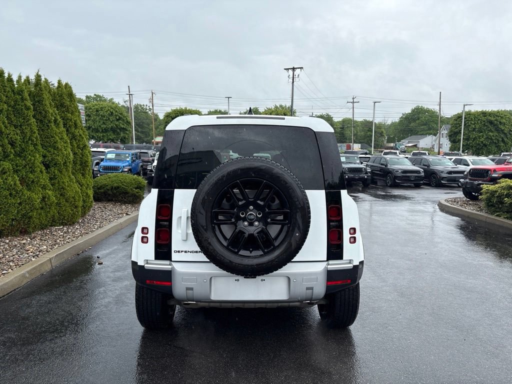 Used 2025 Land Rover Defender 110 S AWD/4WD image 4