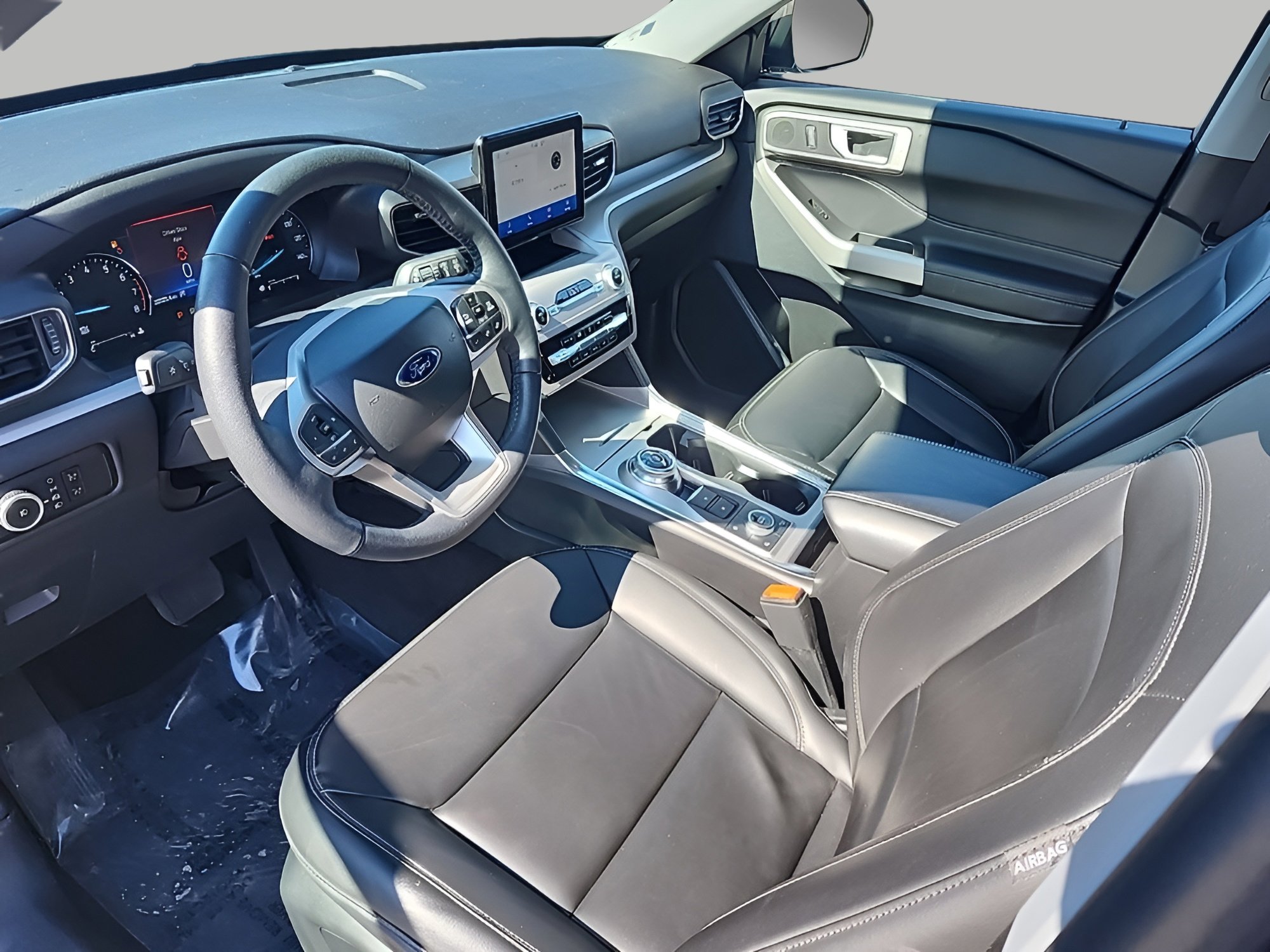 Certified 2023 Ford Explorer XLT w/ Equipment Group 202A image 18