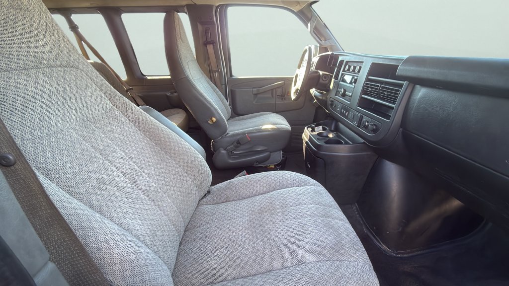 Used 2019 Chevrolet Express 3500 LT w/ LT Preferred Equipment Group RWD image 7