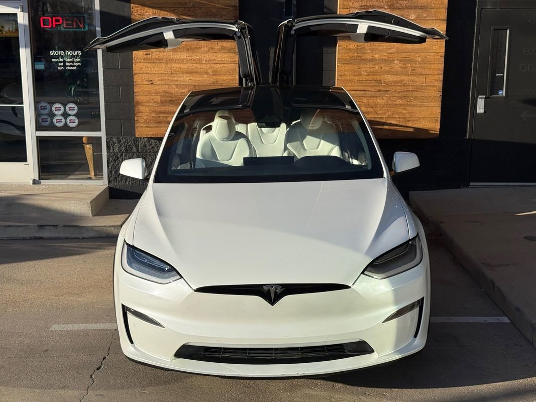 Used 2022 Tesla Model X image 9