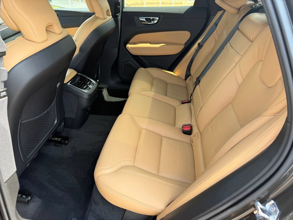 Used 2021 Volvo XC60 T5 Inscription w/ Advanced Package AWD/4WD image 21