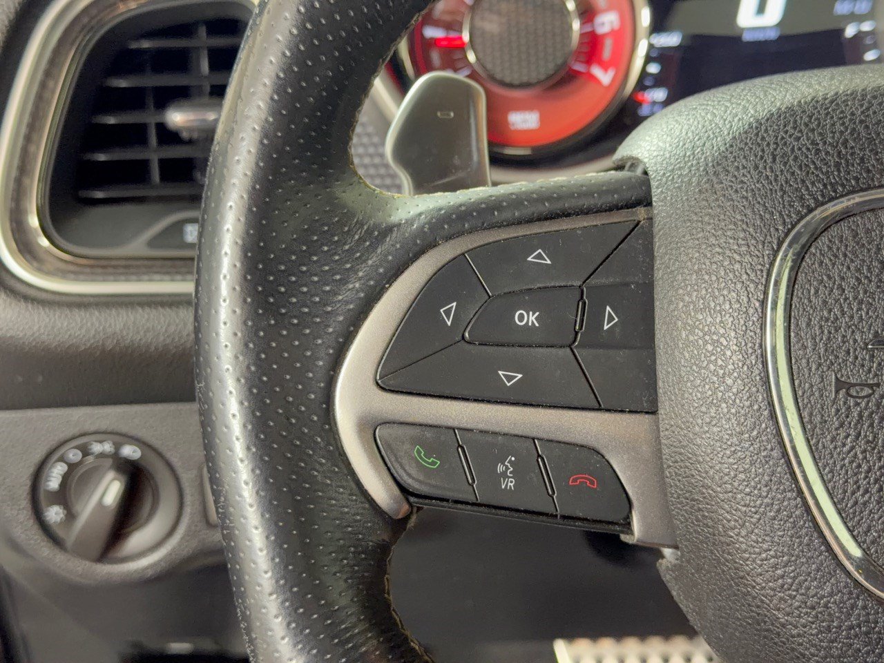 Used 2015 Dodge Challenger SRT Hellcat RWD image 18
