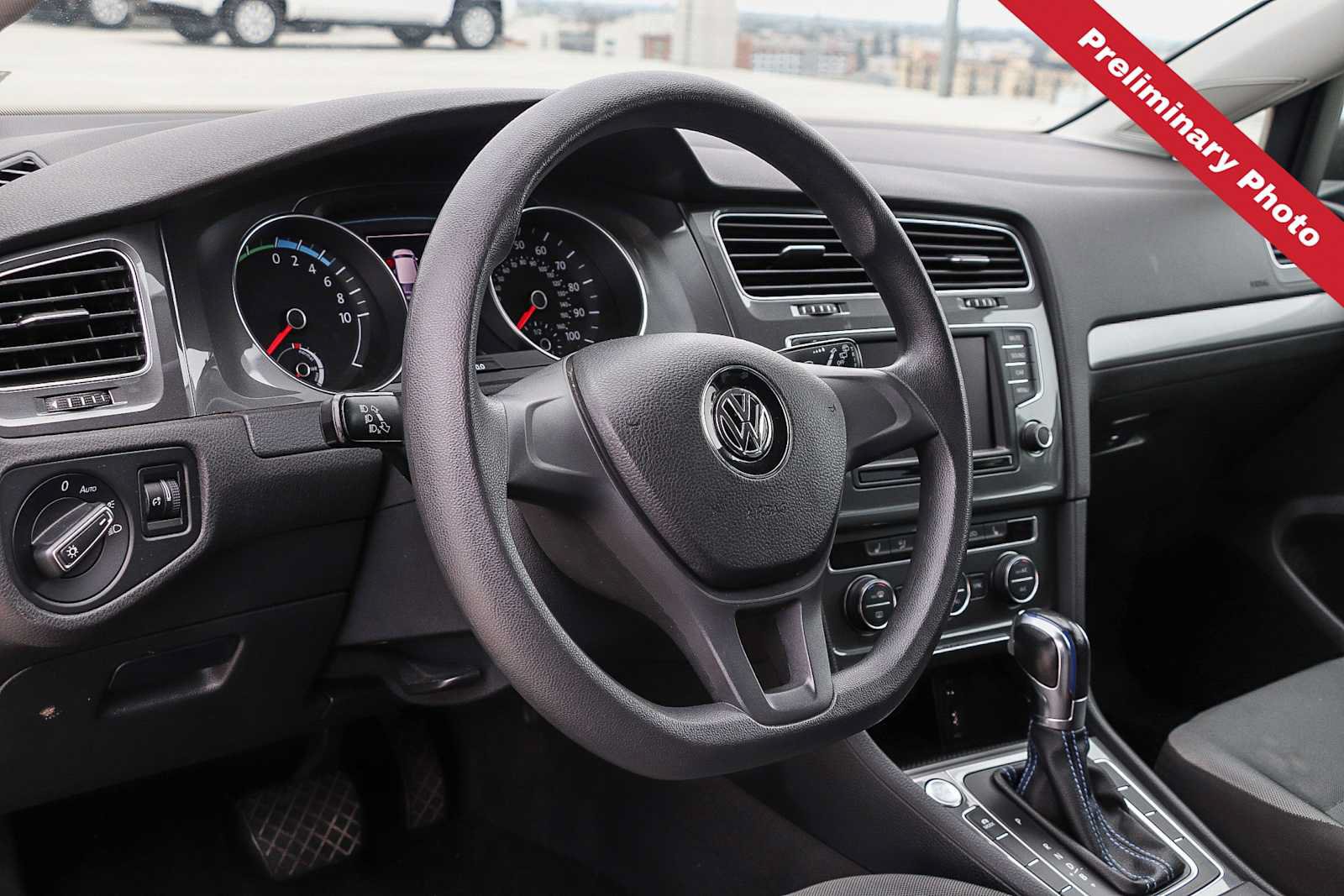 Used 2016 Volkswagen e-Golf SE FWD image 15