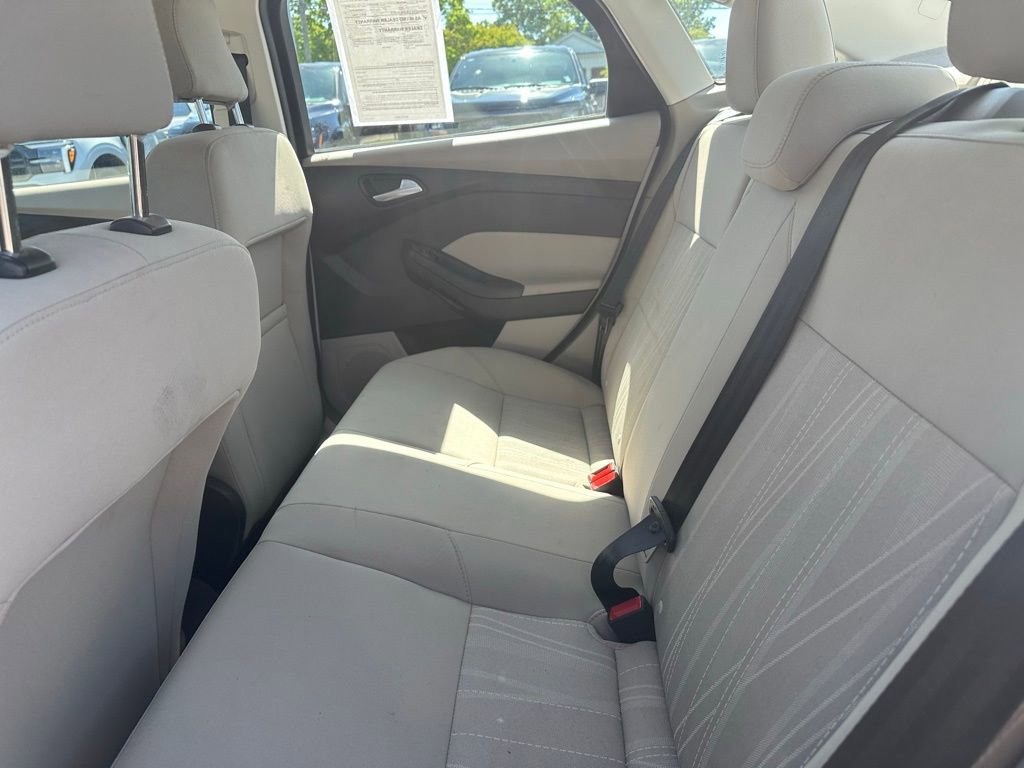 Used 2018 Ford Focus SE FWD image 13
