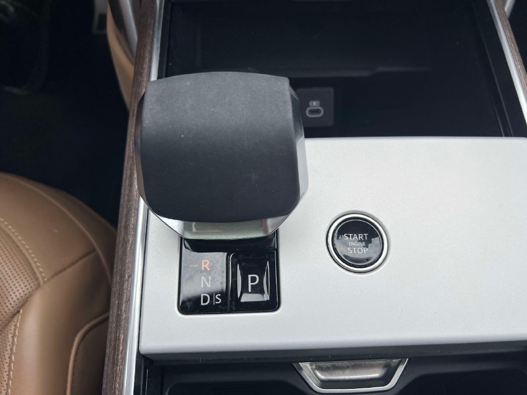 Used 2024 Land Rover Range Rover SE AWD/4WD image 27