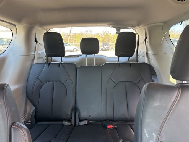 Used 2018 Chrysler Pacifica Touring-L Plus image 19