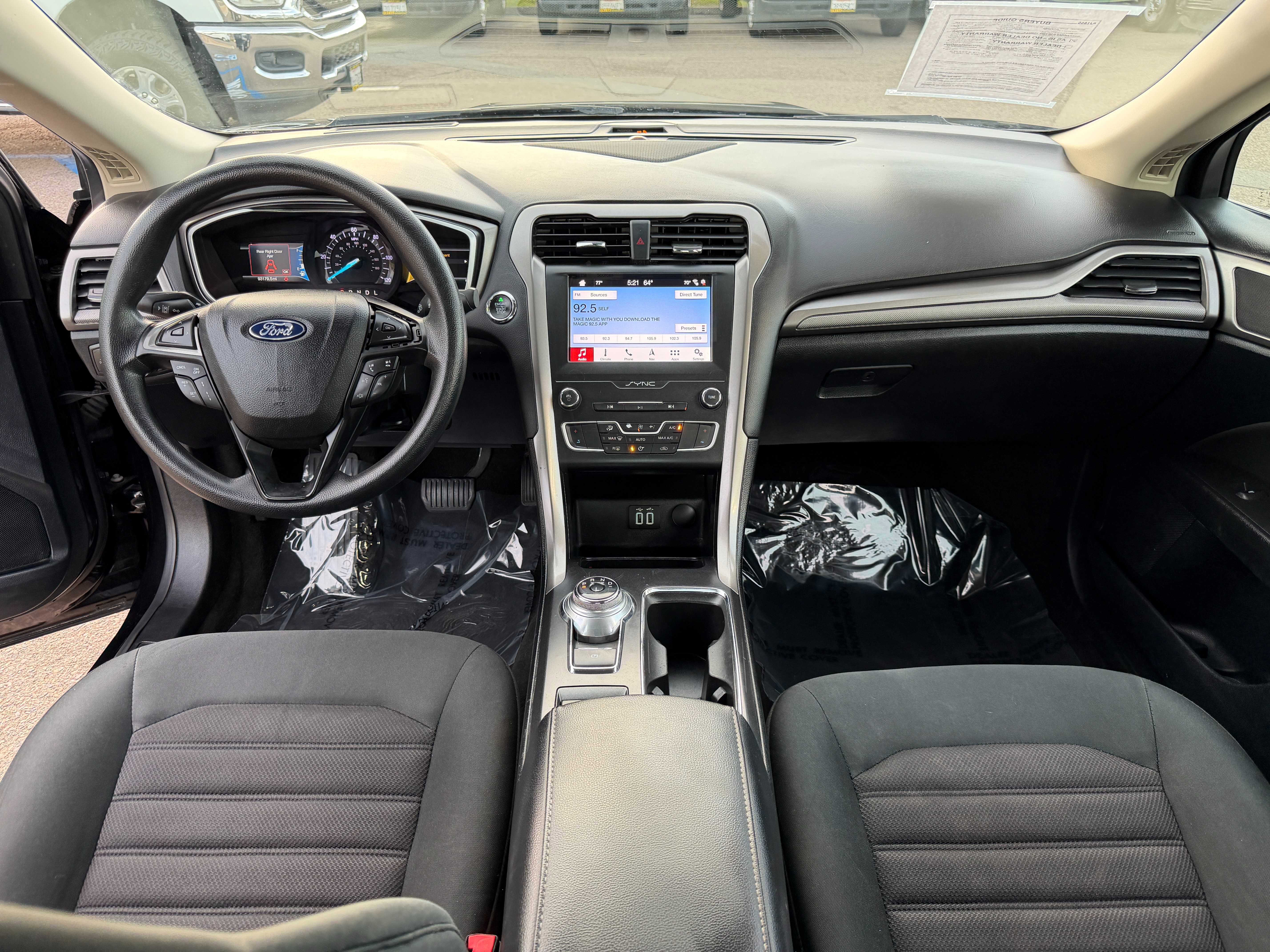 Used 2019 Ford Fusion SE FWD image 15