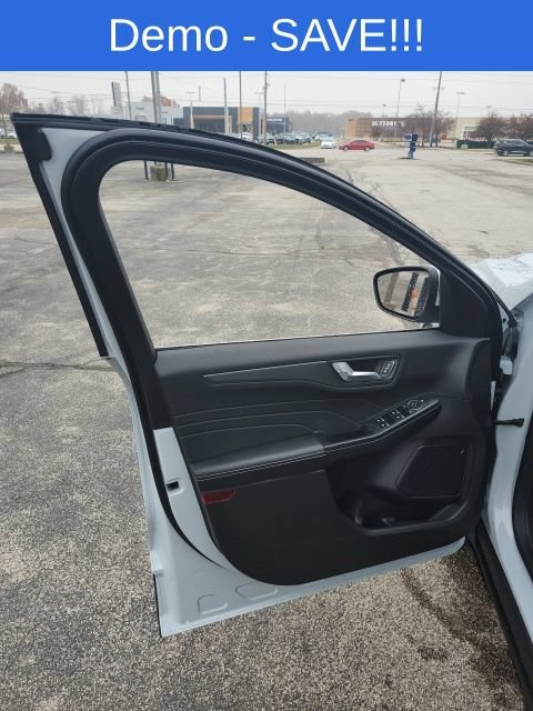 New 2026 Ford Escape SE FWD image 36