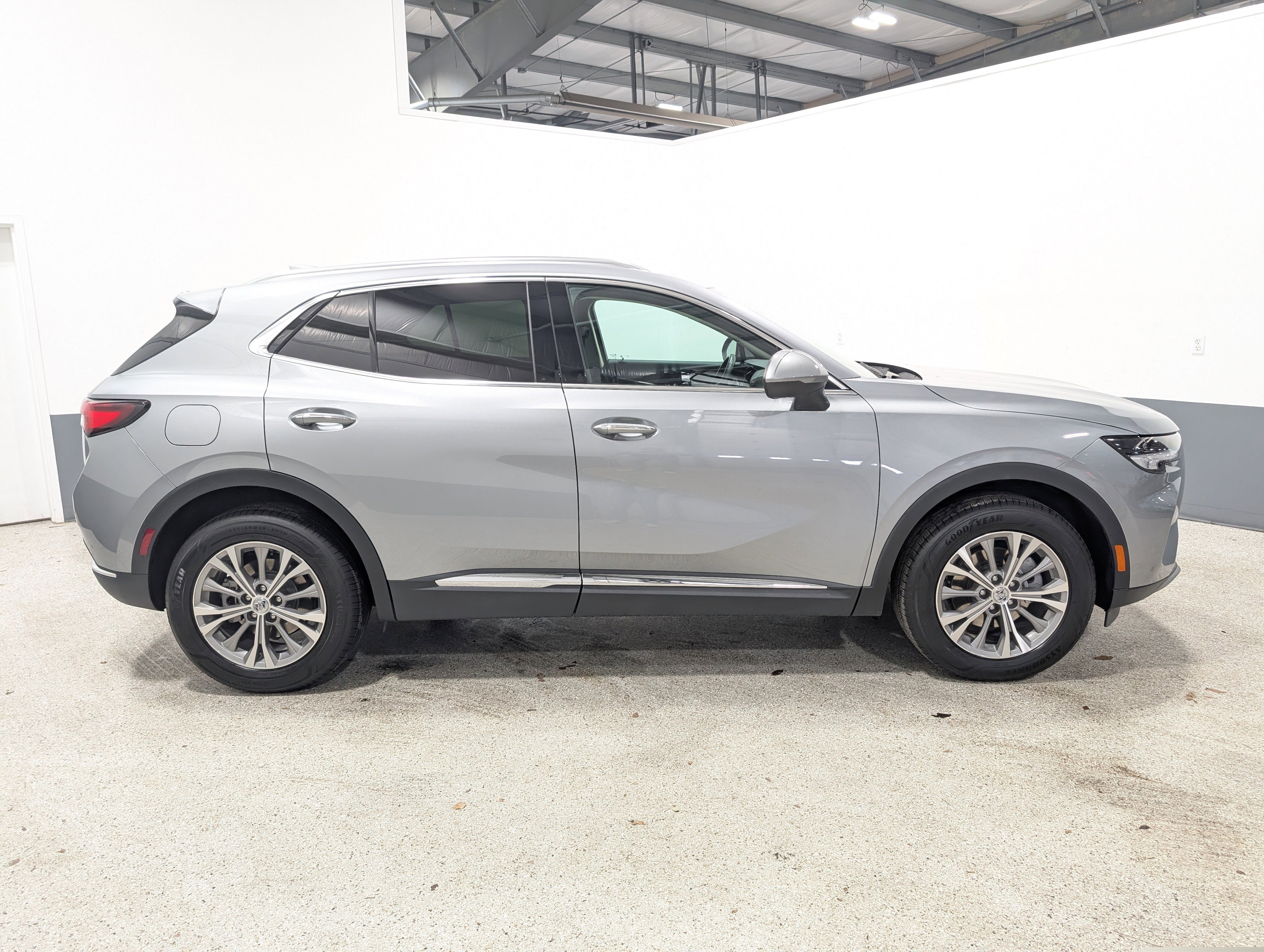 Used 2023 Buick Envision Preferred image 2